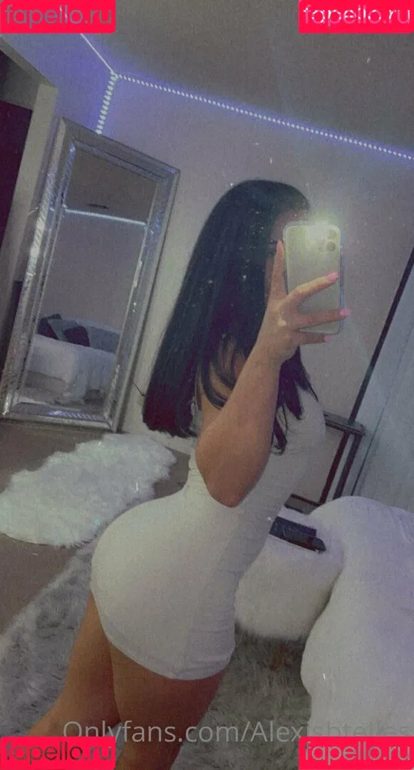 alexistelles Onlyfans Photo Gallery 