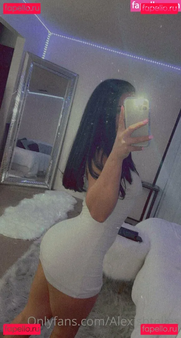 alexistelles Onlyfans Photo Gallery 