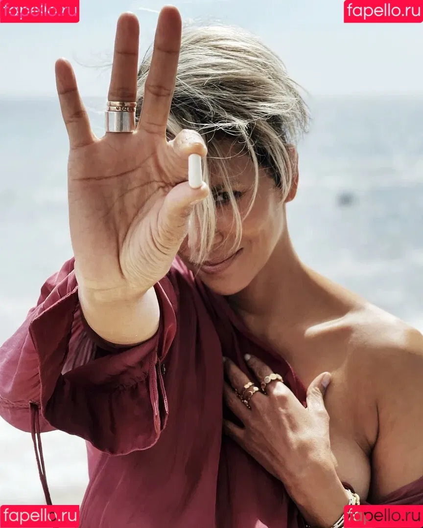 Halle Berry Onlyfans Photo Gallery 