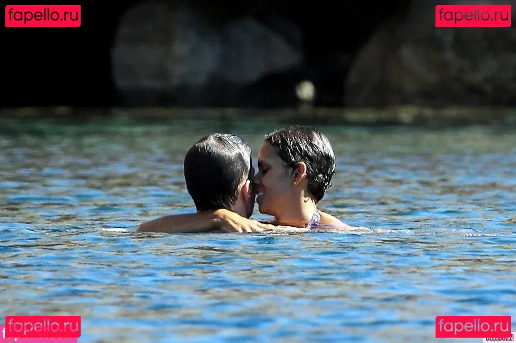 Halle Berry Onlyfans Photo Gallery 