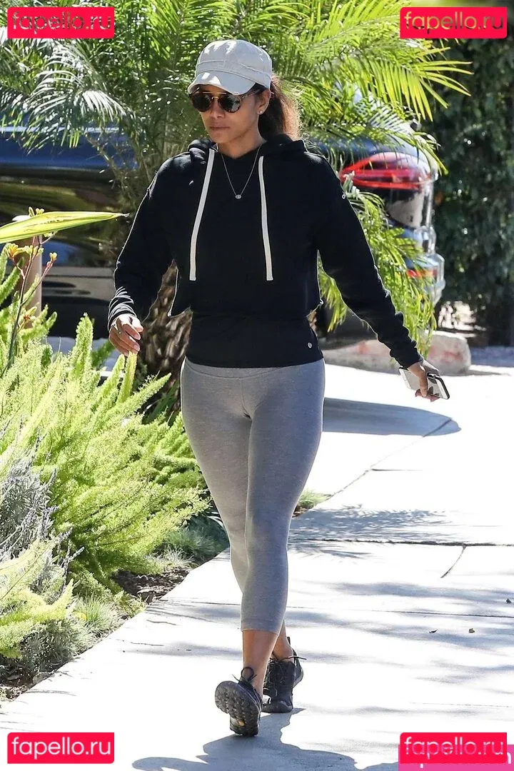 Halle Berry Onlyfans Photo Gallery 