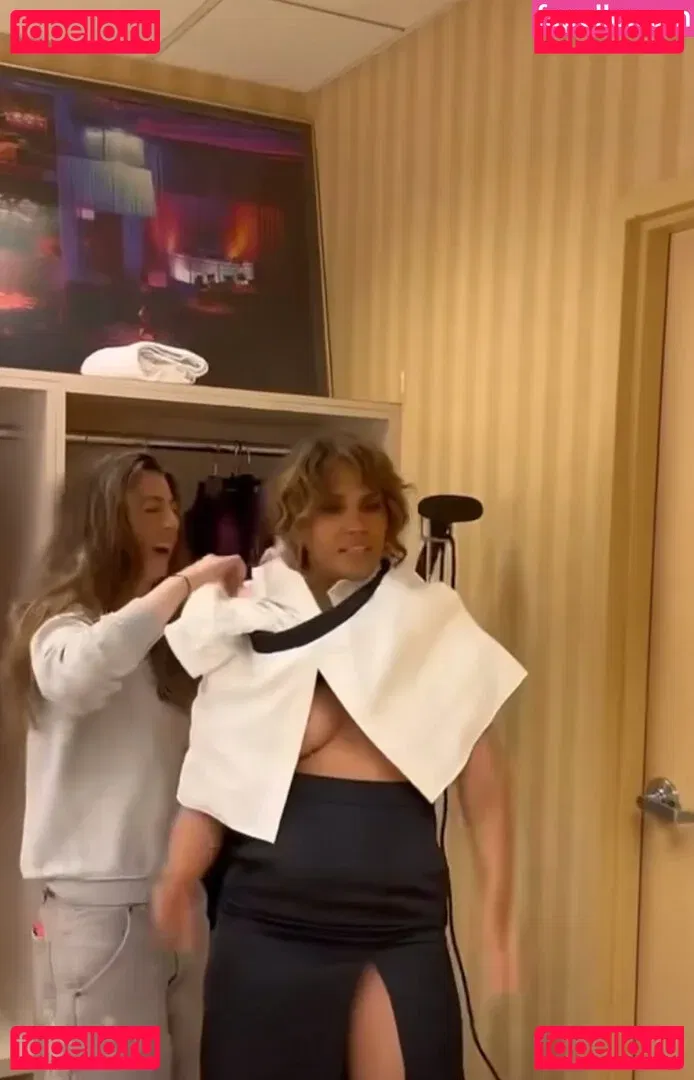 Halle Berry Onlyfans Photo Gallery 