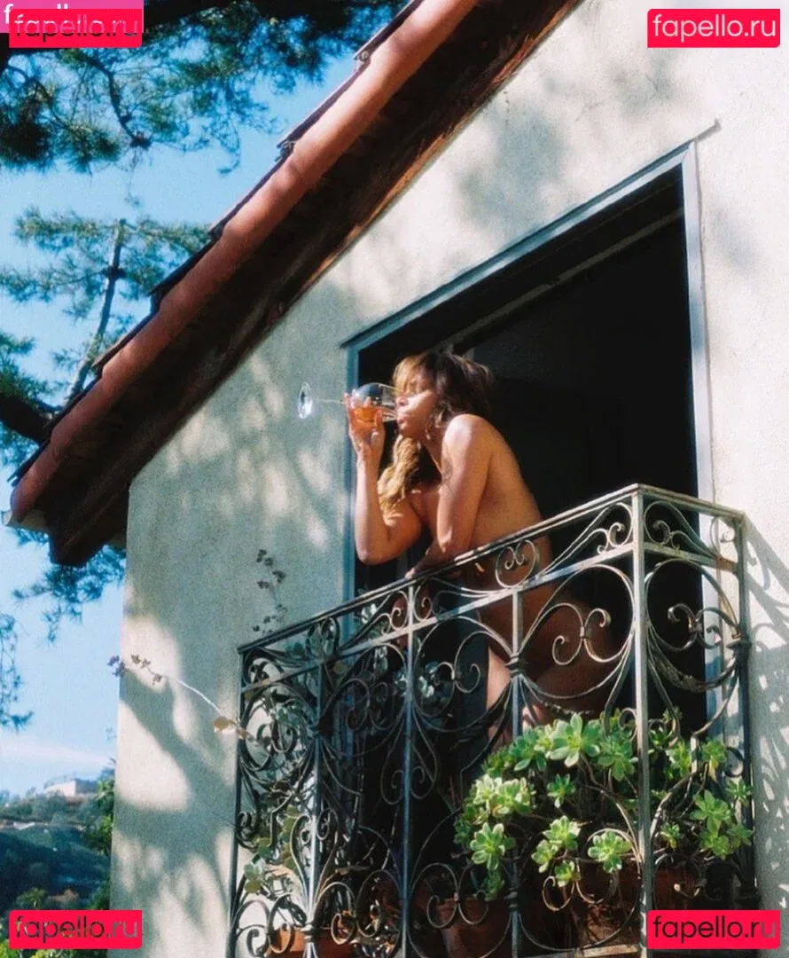 Halle Berry Onlyfans Photo Gallery 