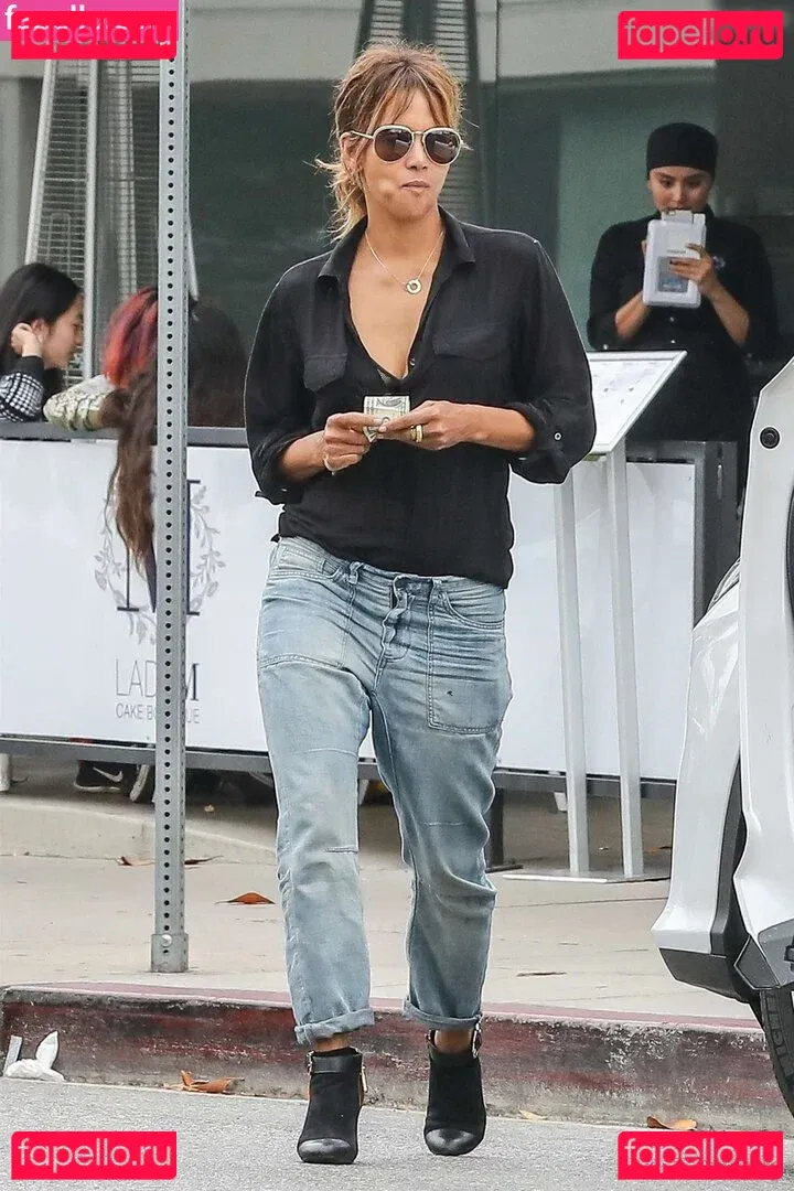Halle Berry Onlyfans Photo Gallery 