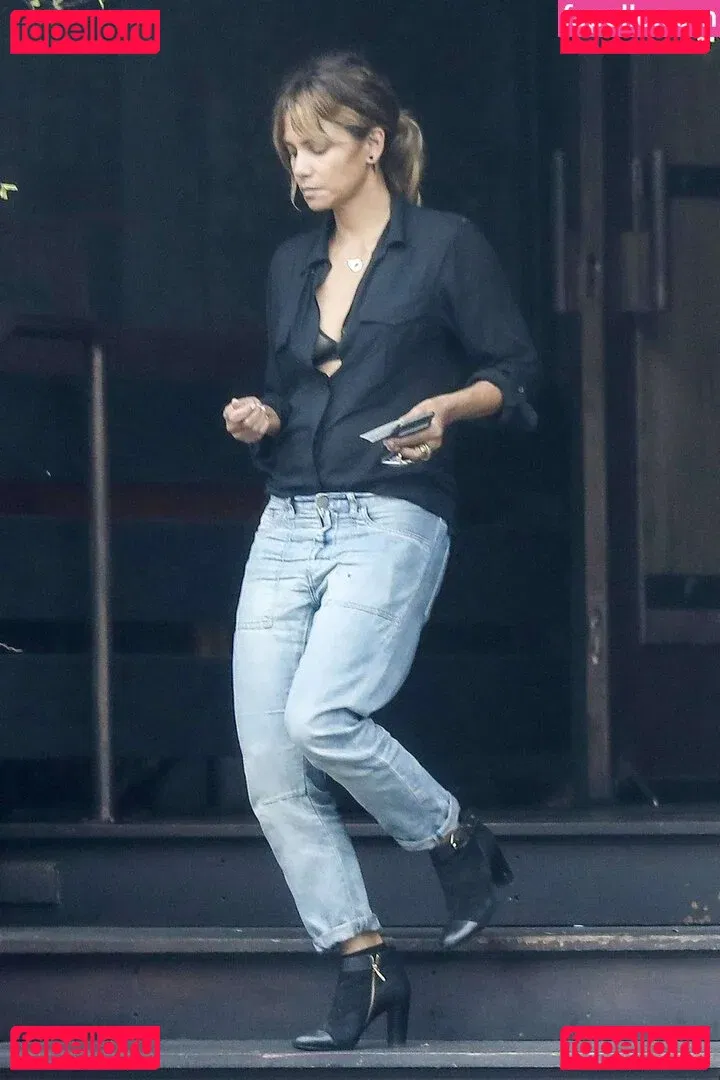 Halle Berry Onlyfans Photo Gallery 