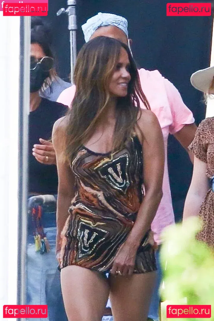 Halle Berry Onlyfans Photo Gallery 