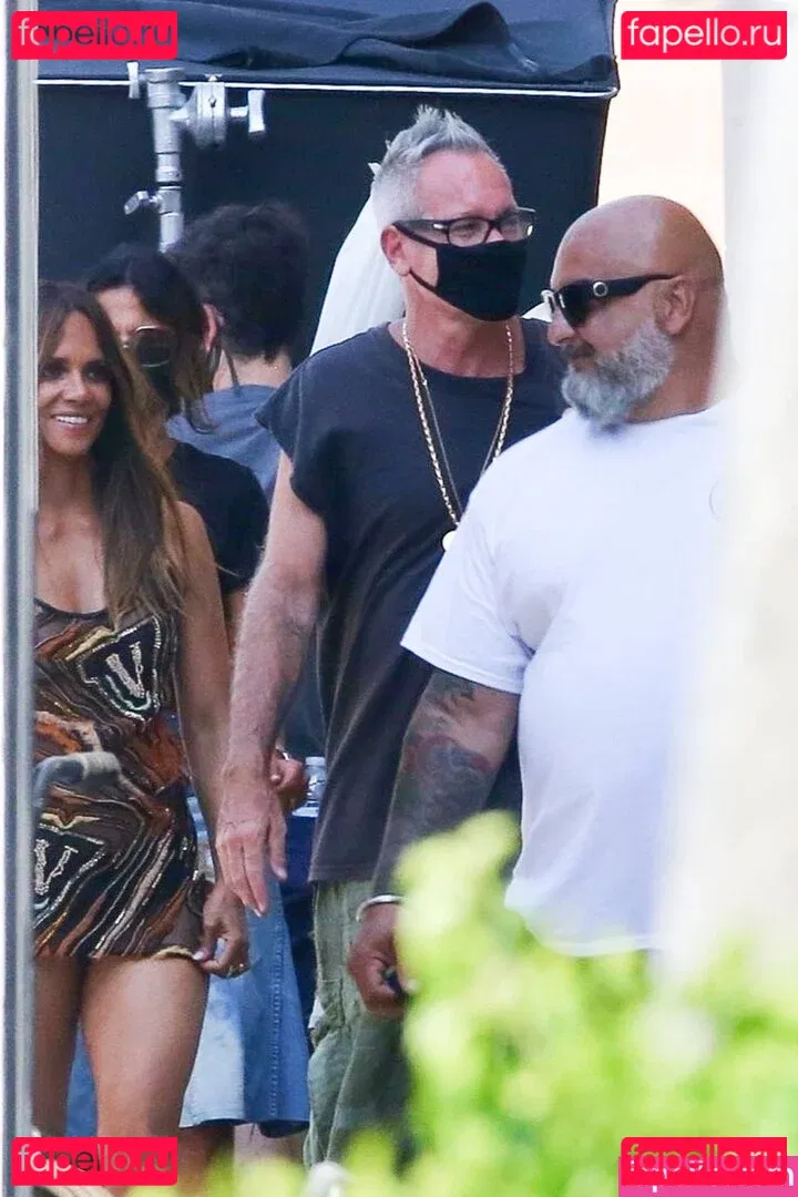 Halle Berry Onlyfans Photo Gallery 