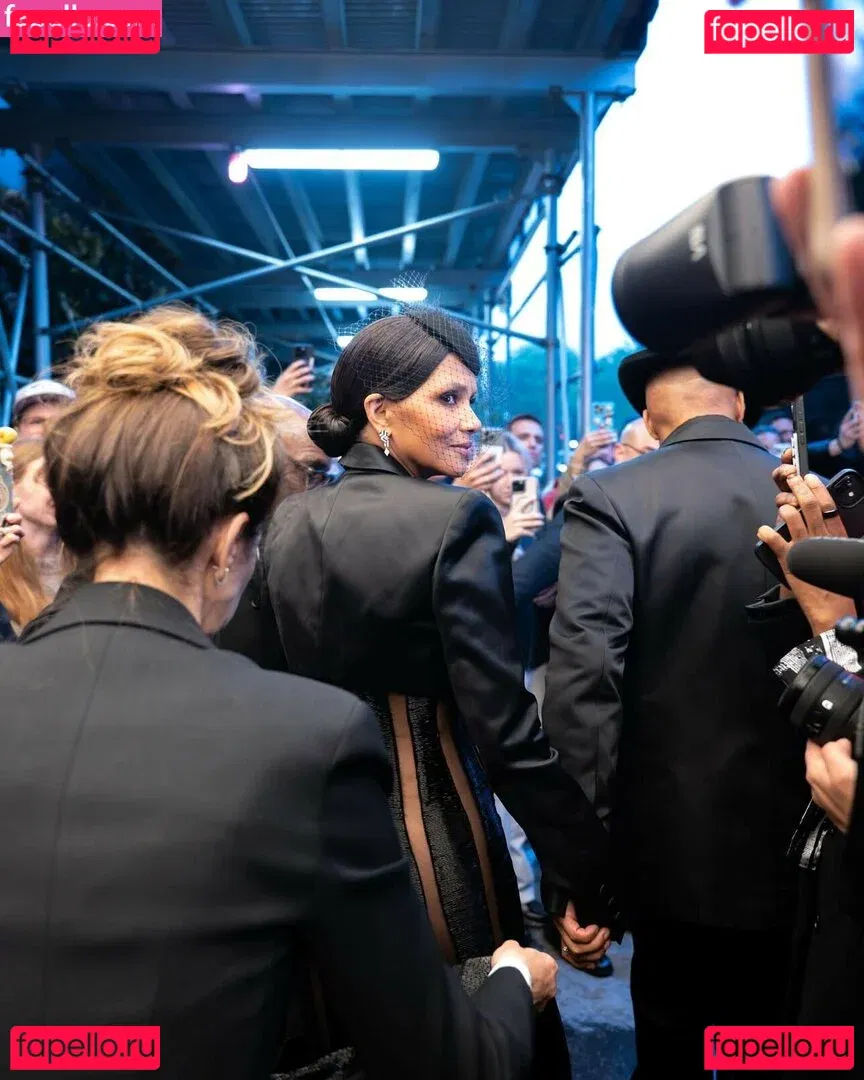 Halle Berry Onlyfans Photo Gallery 