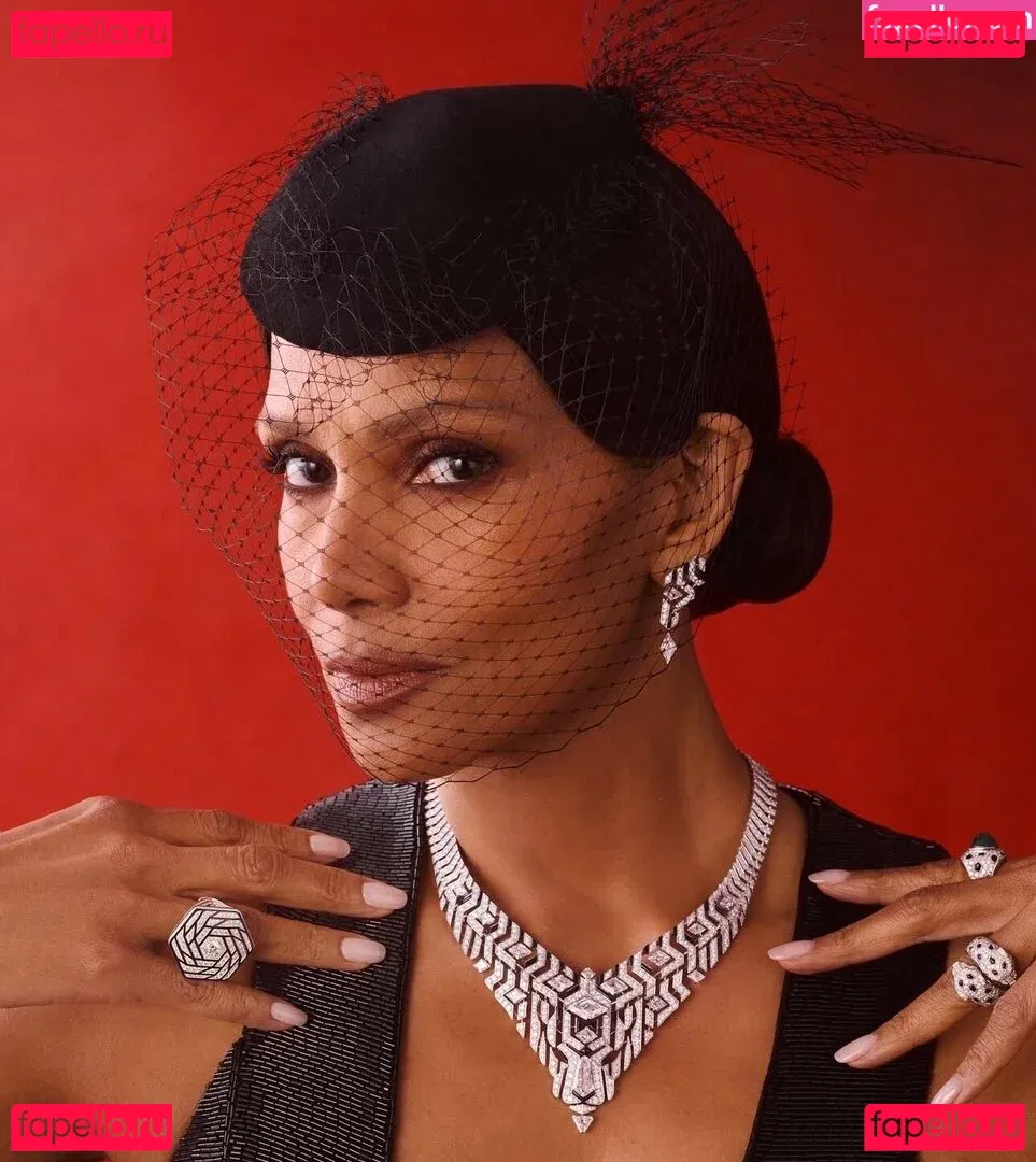 Halle Berry Onlyfans Photo Gallery 