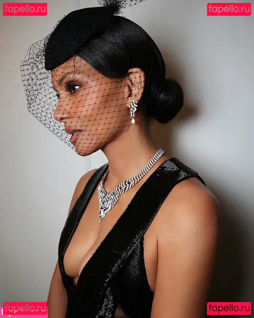 Halle Berry Onlyfans Photo Gallery 