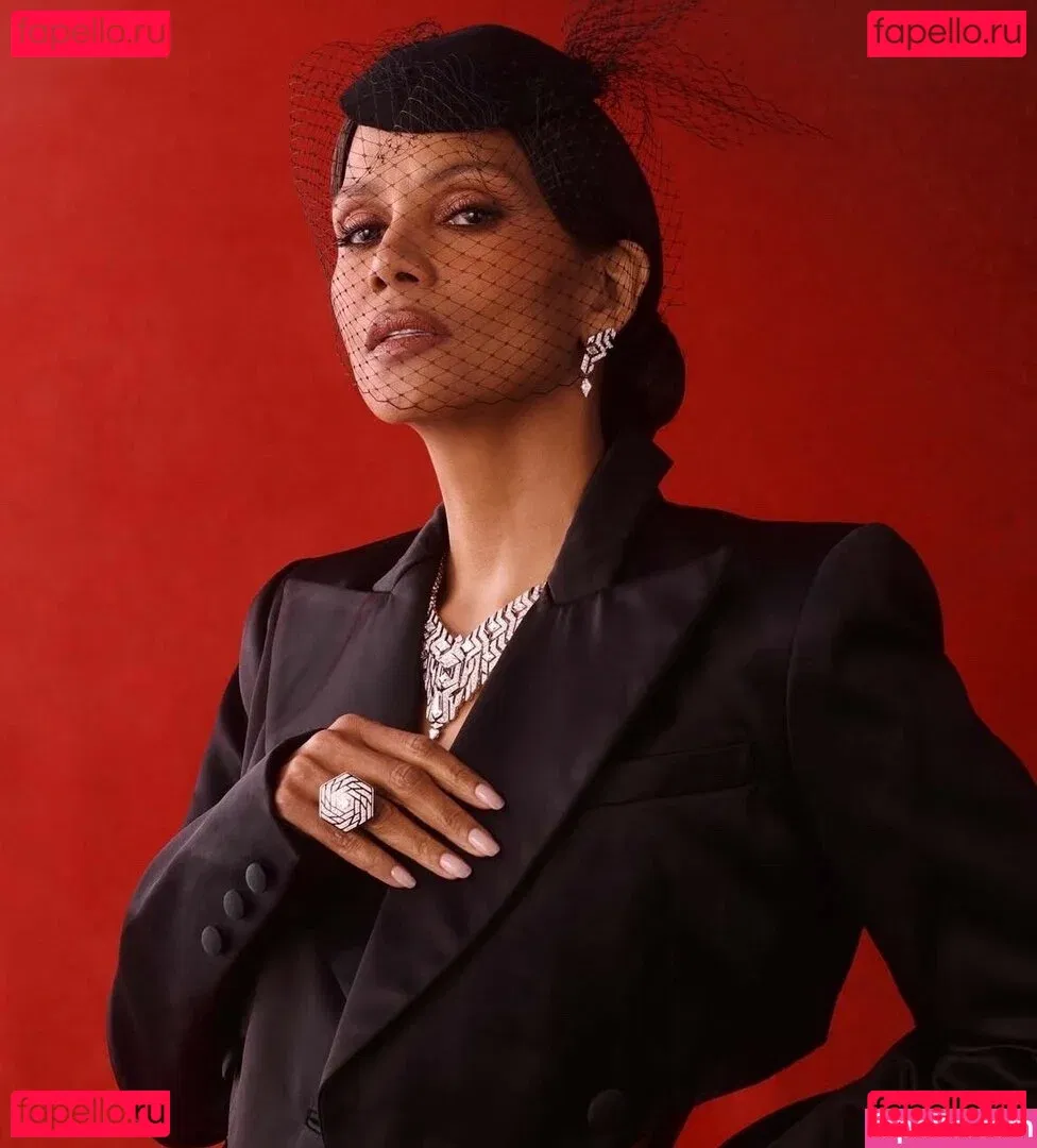 Halle Berry Onlyfans Photo Gallery 