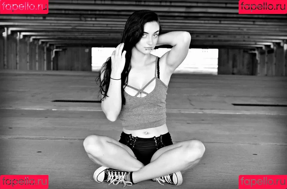 GiGi Dolan Onlyfans Photo Gallery 