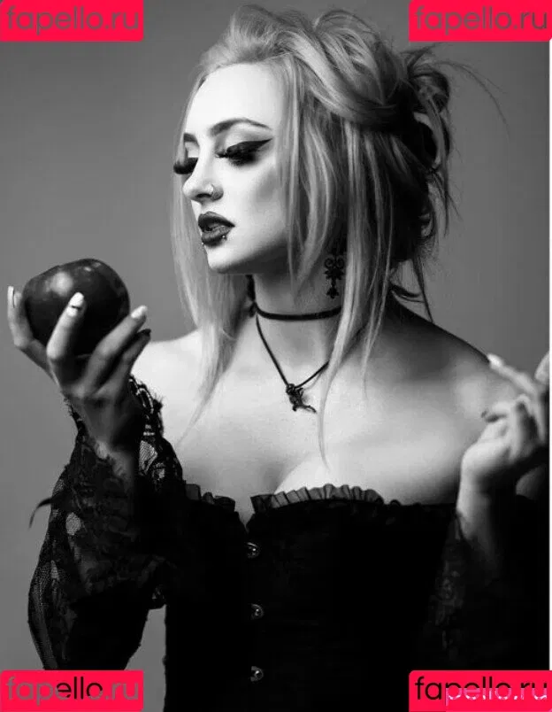 GiGi Dolan Onlyfans Photo Gallery 