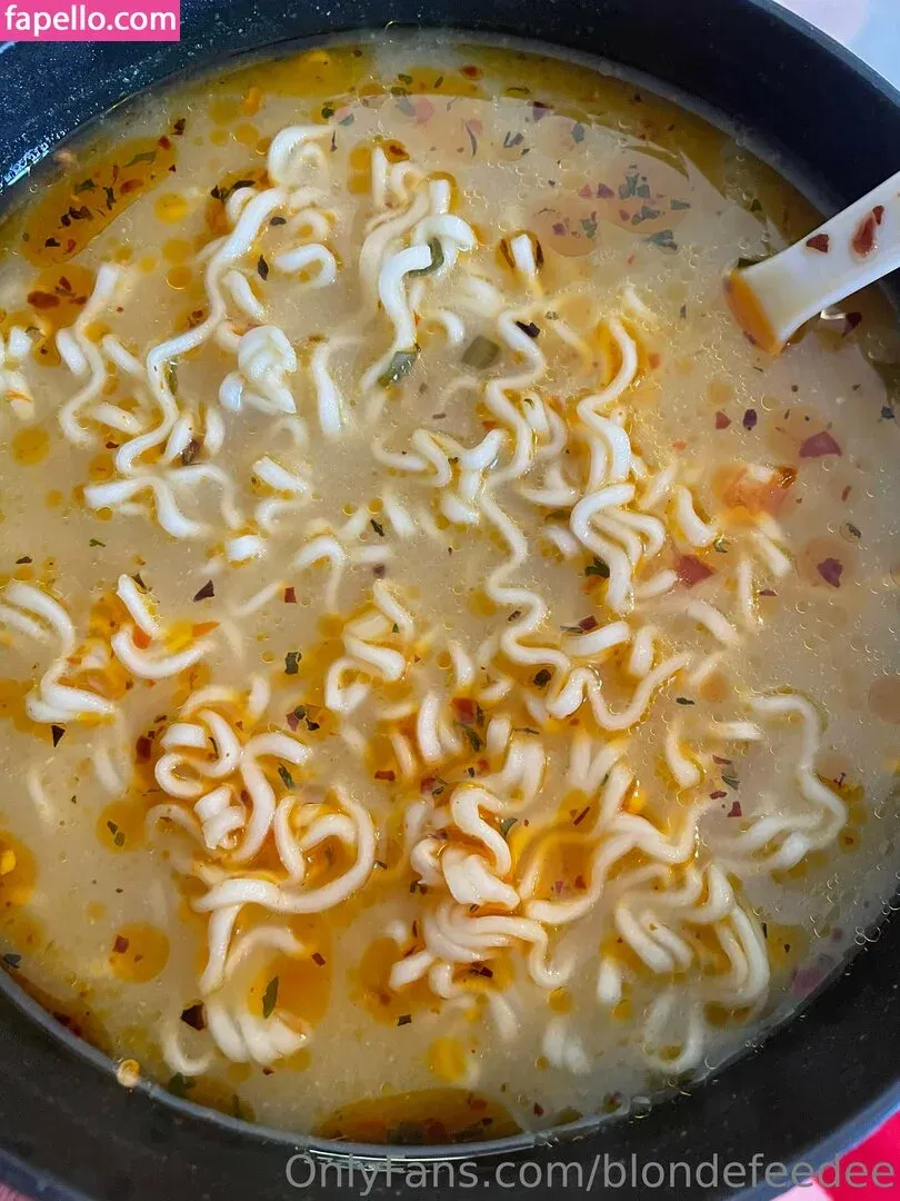 blondefeedee Onlyfans Photo Gallery 