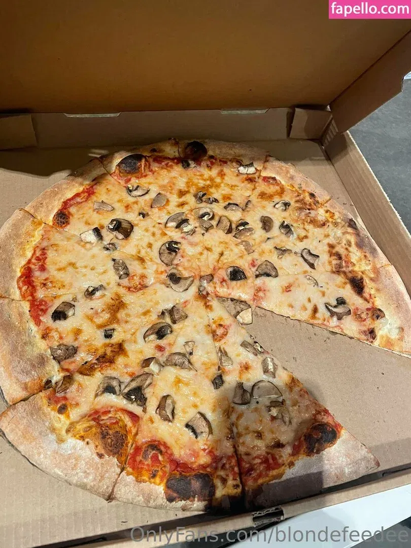 blondefeedee Onlyfans Photo Gallery 