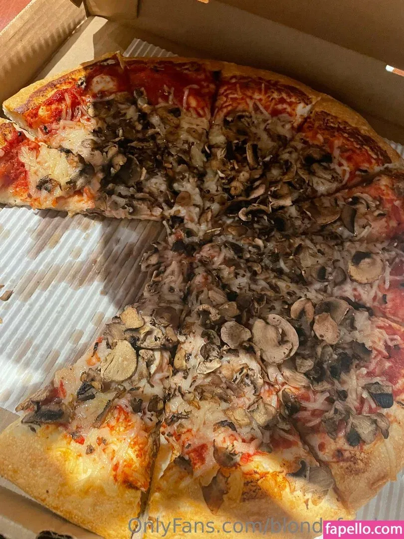 blondefeedee Onlyfans Photo Gallery 