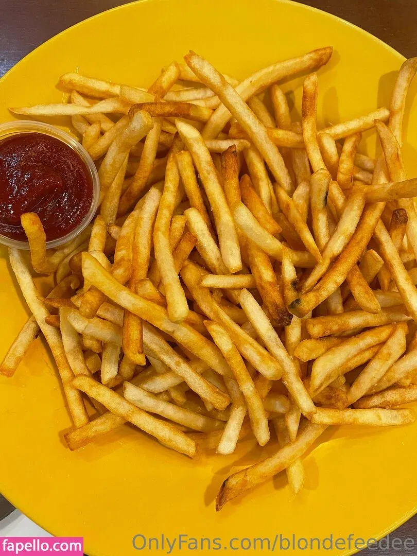 blondefeedee Onlyfans Photo Gallery 