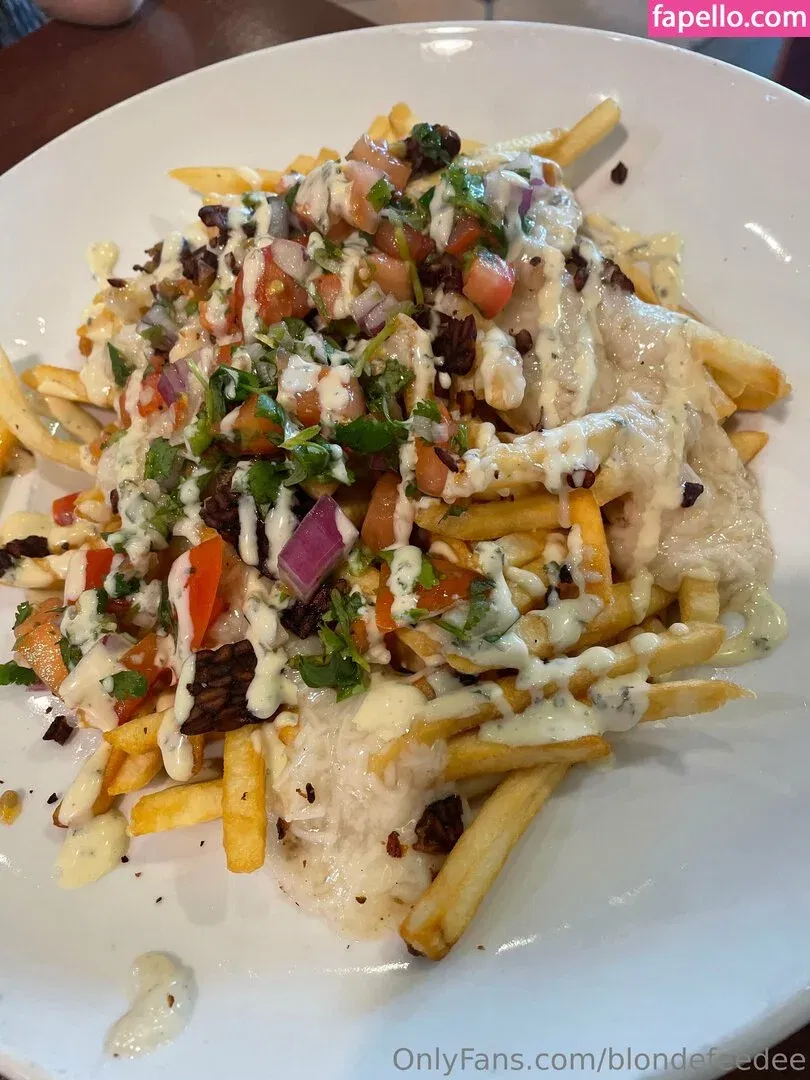 blondefeedee Onlyfans Photo Gallery 