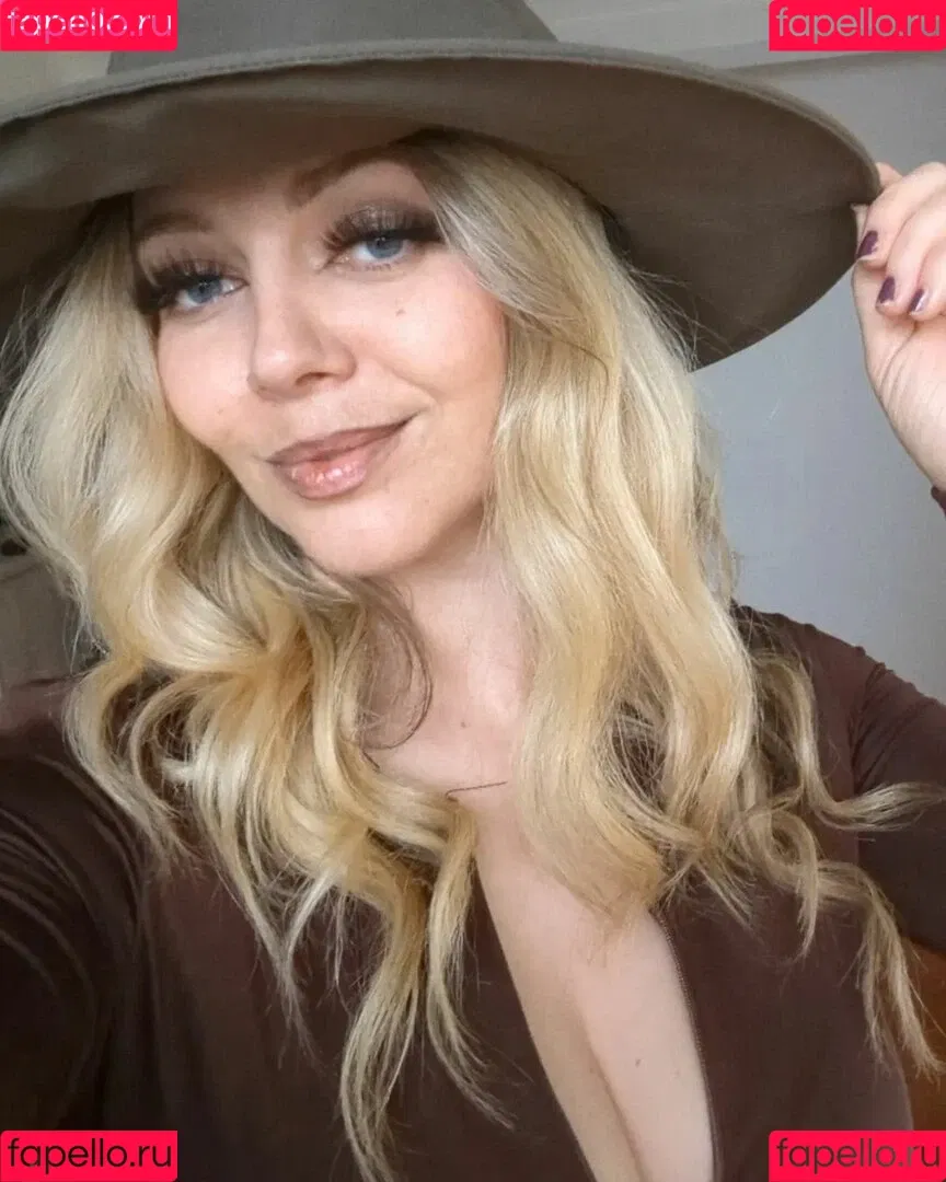 Aurora Indica Onlyfans Photo Gallery 