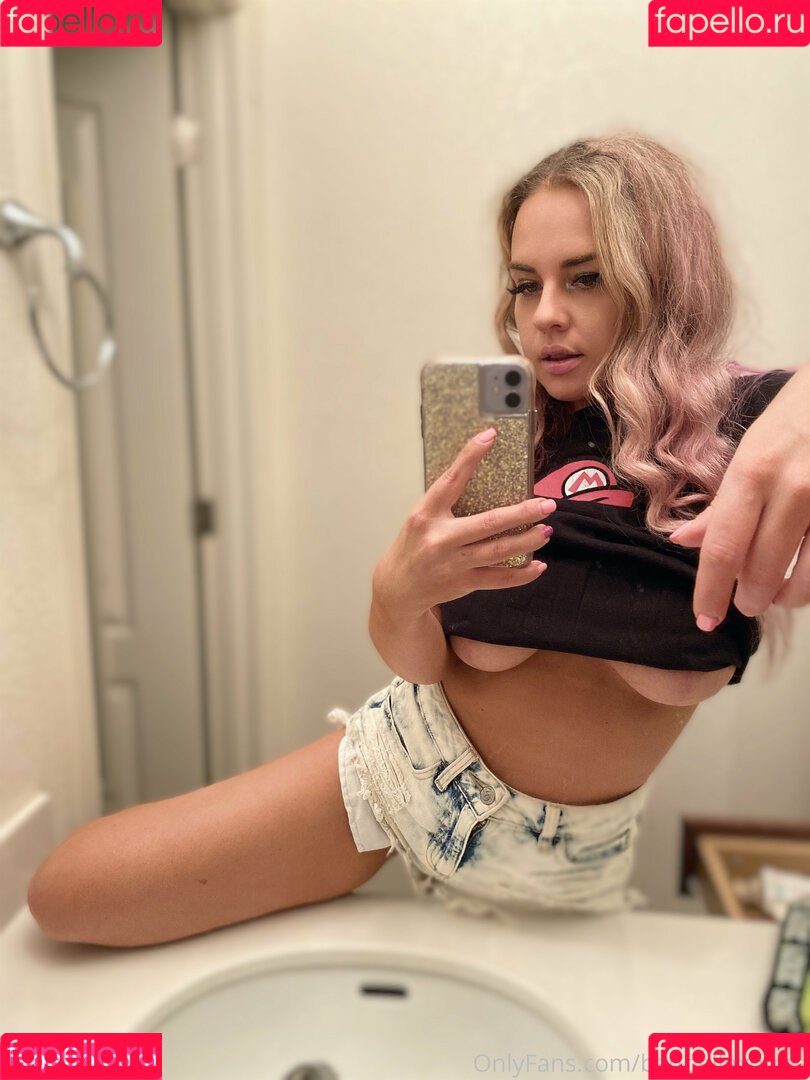 badbellaxofree Onlyfans Photo Gallery 