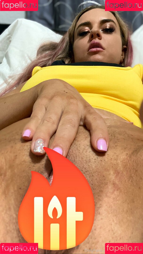 badbellaxofree Onlyfans Photo Gallery 