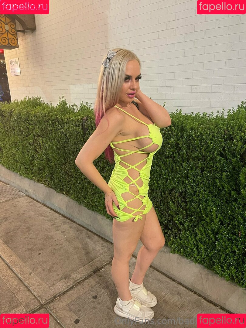 badbellaxofree Onlyfans Photo Gallery 