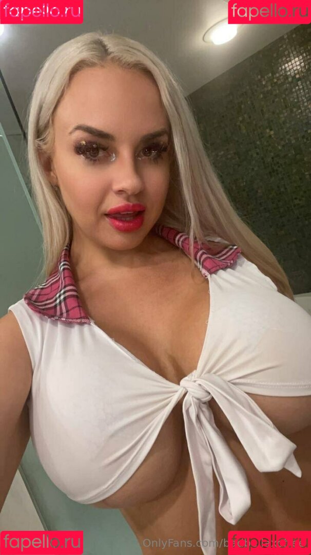 badbellaxofree Onlyfans Photo Gallery 