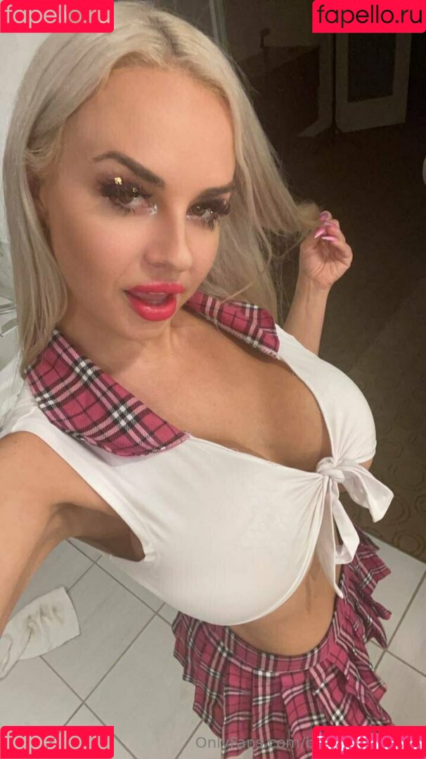 badbellaxofree Onlyfans Photo Gallery 