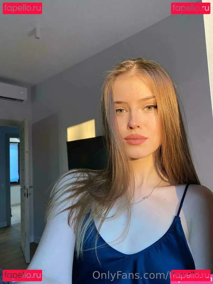 tinyellie Onlyfans Photo Gallery 