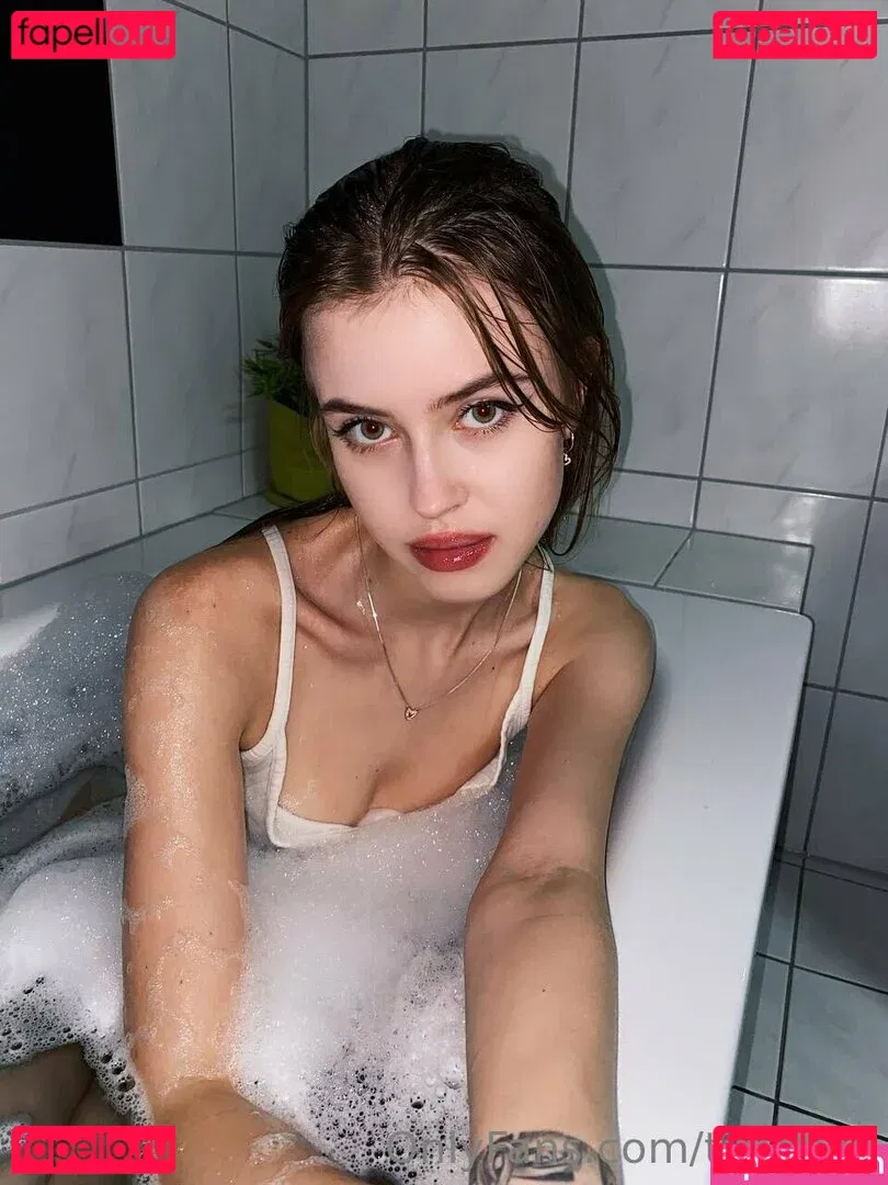 tinyellie Onlyfans Photo Gallery 