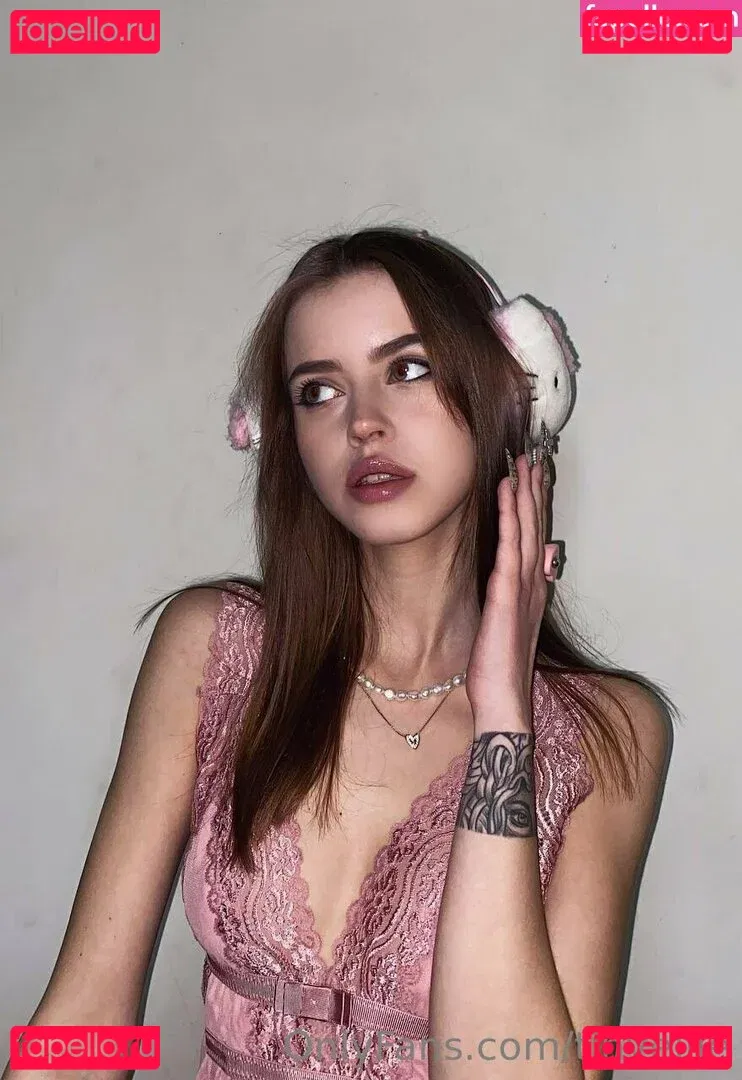 tinyellie Onlyfans Photo Gallery 