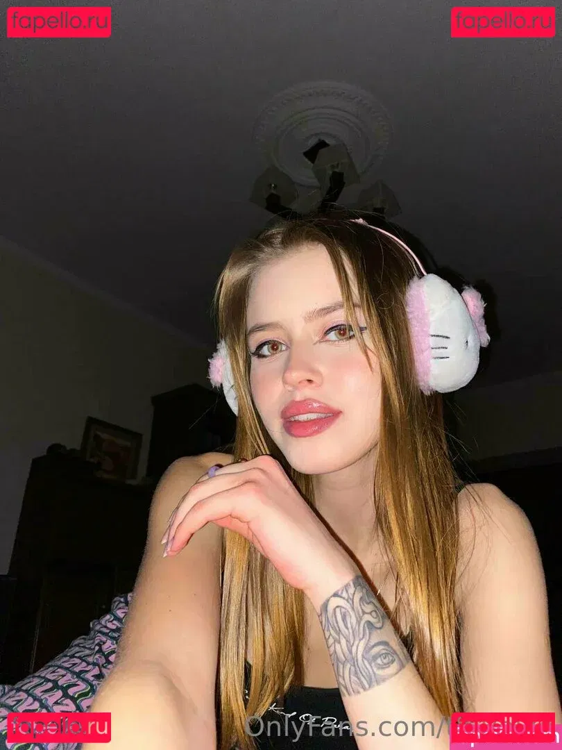 tinyellie Onlyfans Photo Gallery 