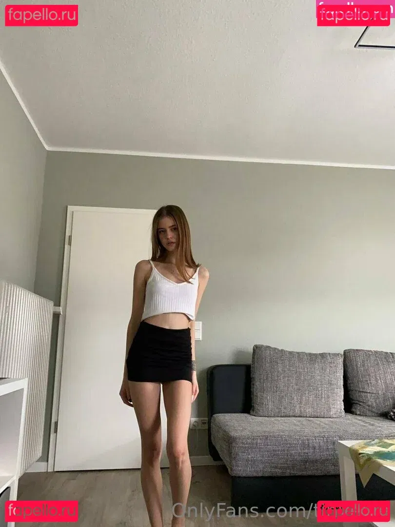 tinyellie Onlyfans Photo Gallery 