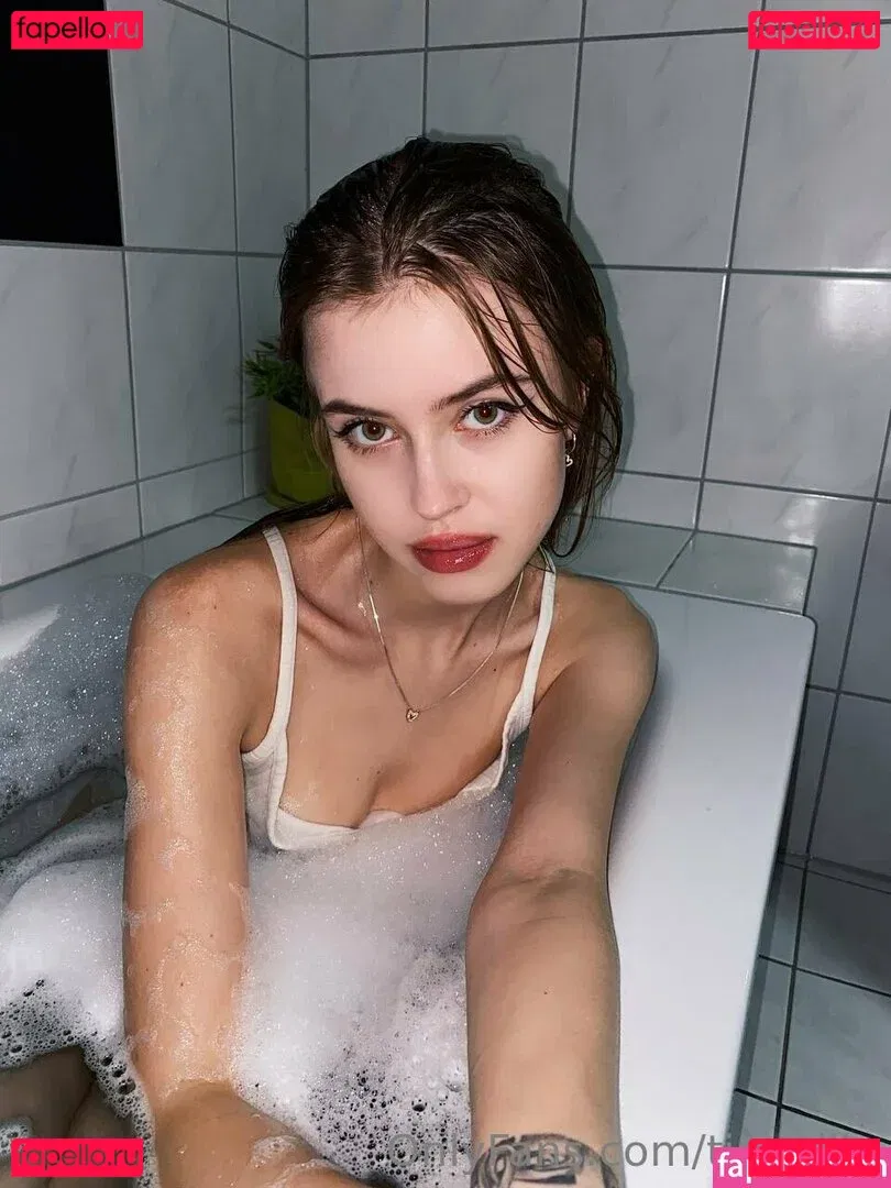 tinyellie Onlyfans Photo Gallery 