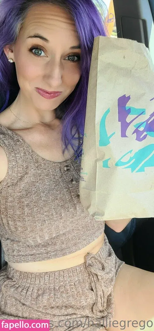 halliegregor Onlyfans Photo Gallery 