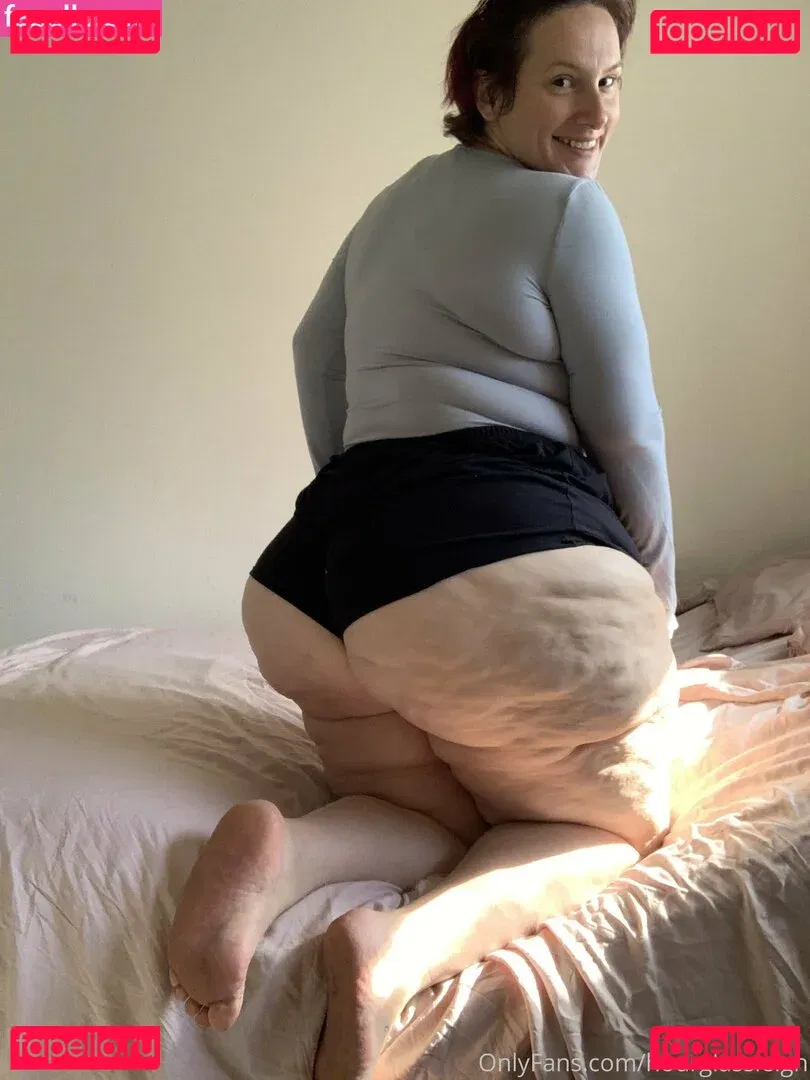 hourglassleigh Onlyfans Photo Gallery 