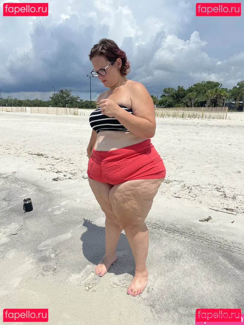 hourglassleigh Onlyfans Photo Gallery 