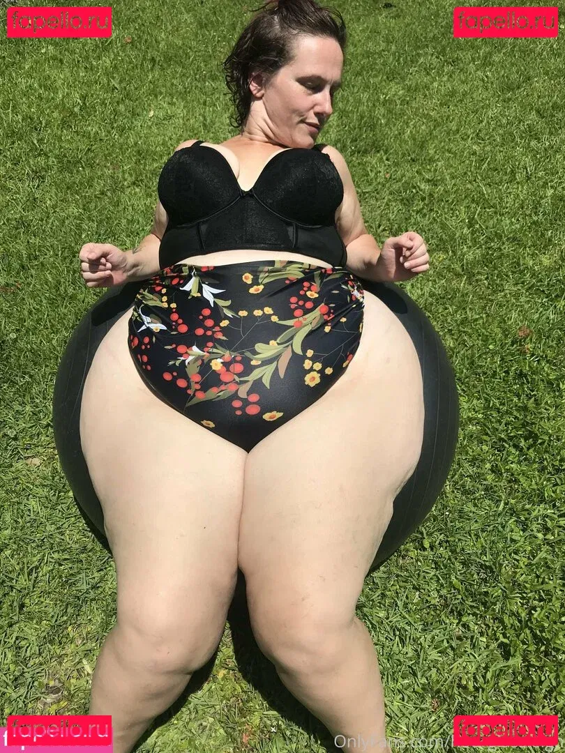 hourglassleigh Onlyfans Photo Gallery 