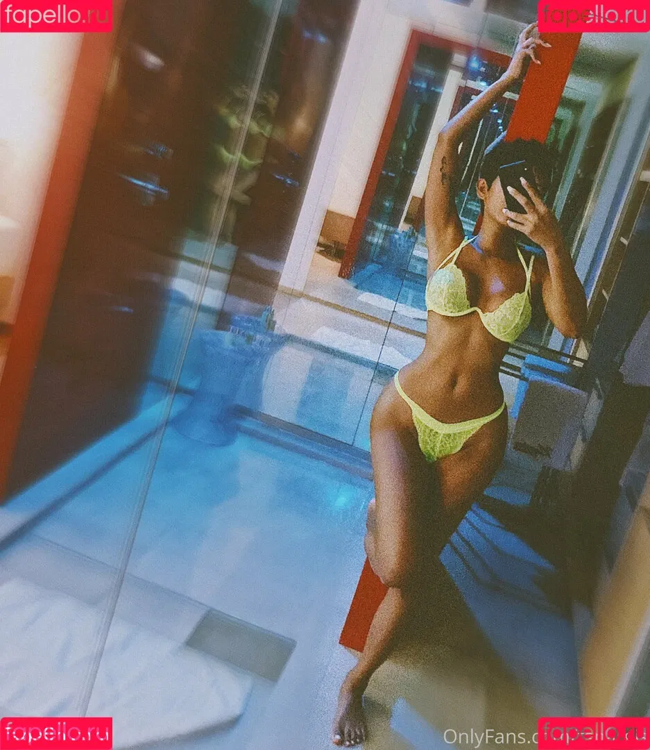 tsnargesa Onlyfans Photo Gallery 