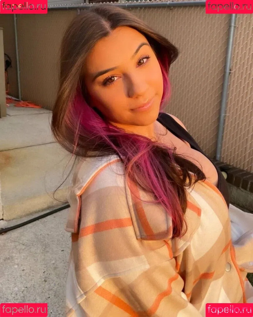 Emma P Onlyfans Photo Gallery 