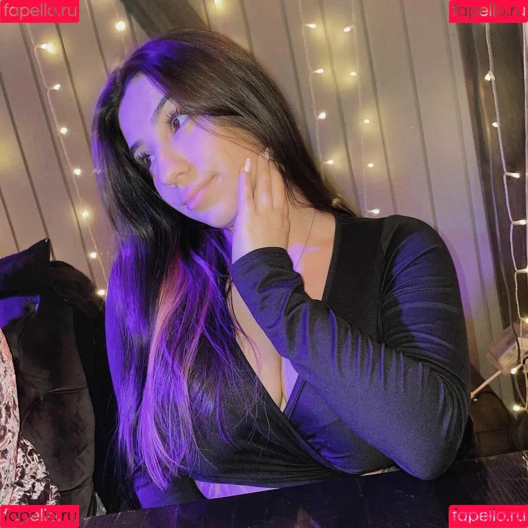Emma P Onlyfans Photo Gallery 