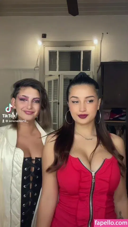 Seleneitor Onlyfans Photo Gallery 