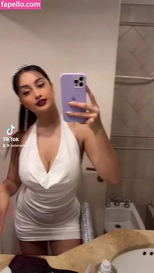 Seleneitor Onlyfans Photo Gallery 