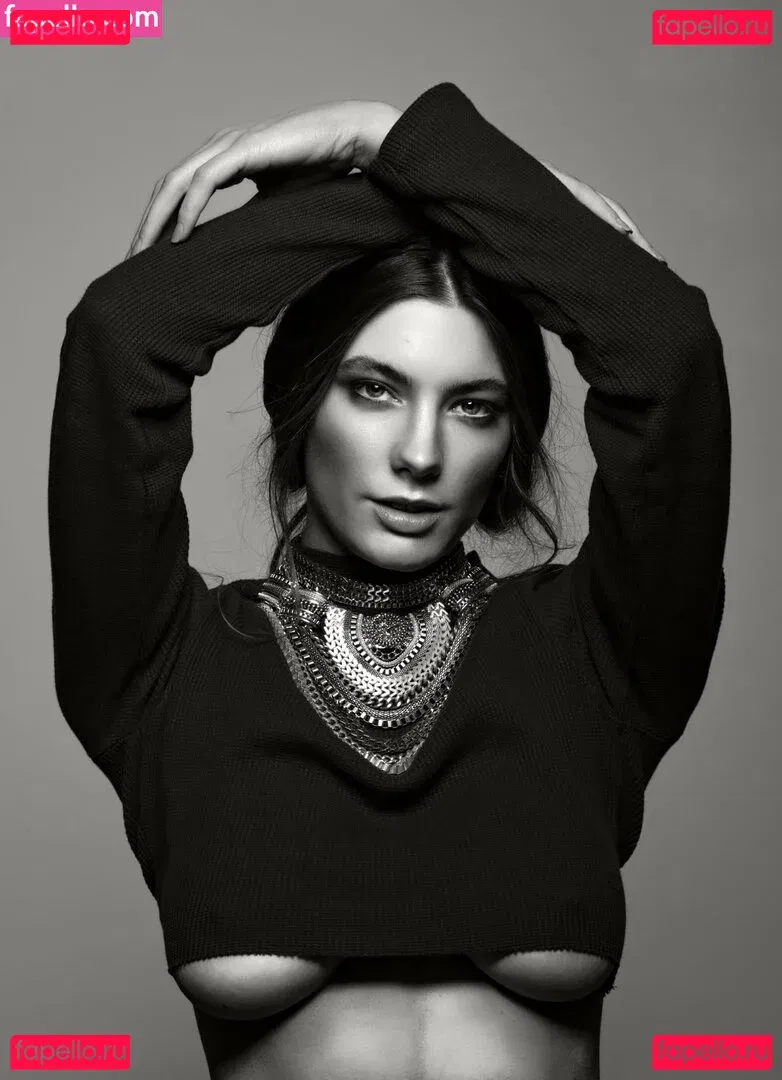 Lea Chloé Onlyfans Photo Gallery 