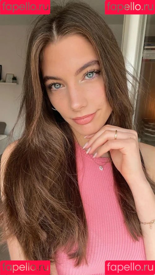 Lea Chloé Onlyfans Photo Gallery 