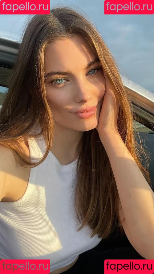 Lea Chloé Onlyfans Photo Gallery 