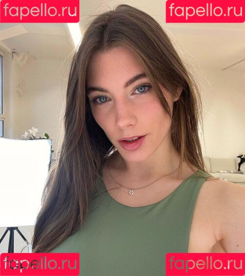 Lea Chloé Onlyfans Photo Gallery 