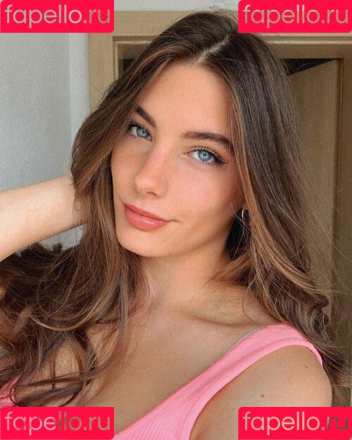 Lea Chloé Onlyfans Photo Gallery 