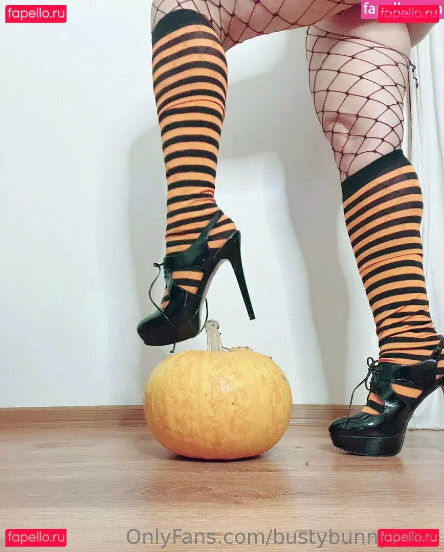 bustybunnybabe Onlyfans Photo Gallery 