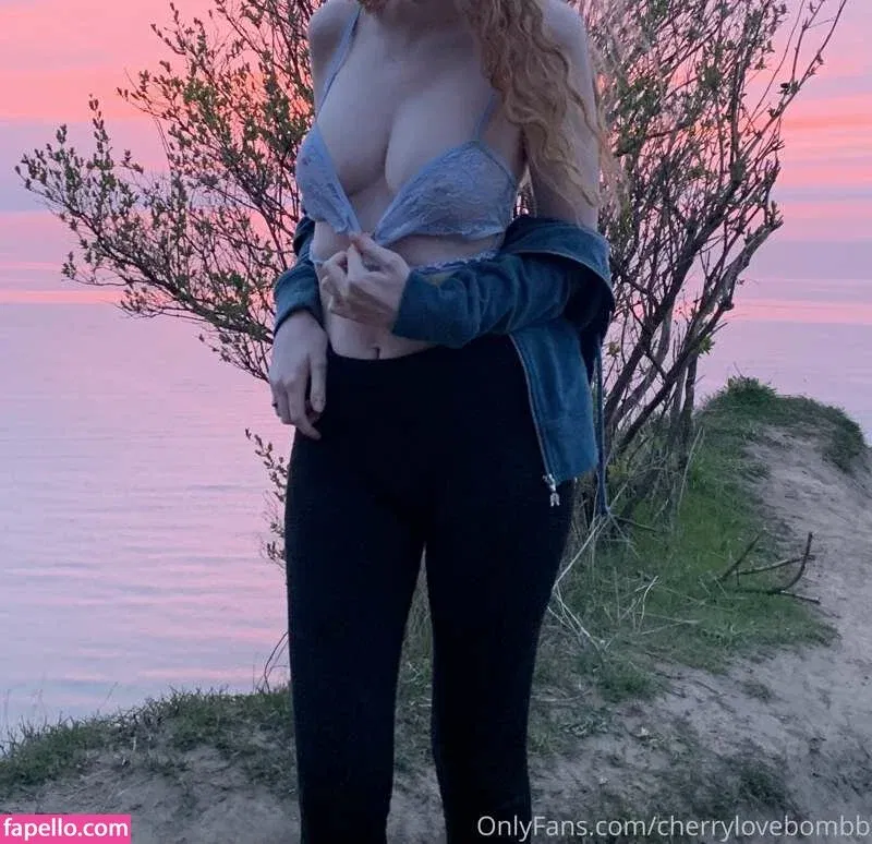 Cherrylovebombb Onlyfans Photo Gallery 